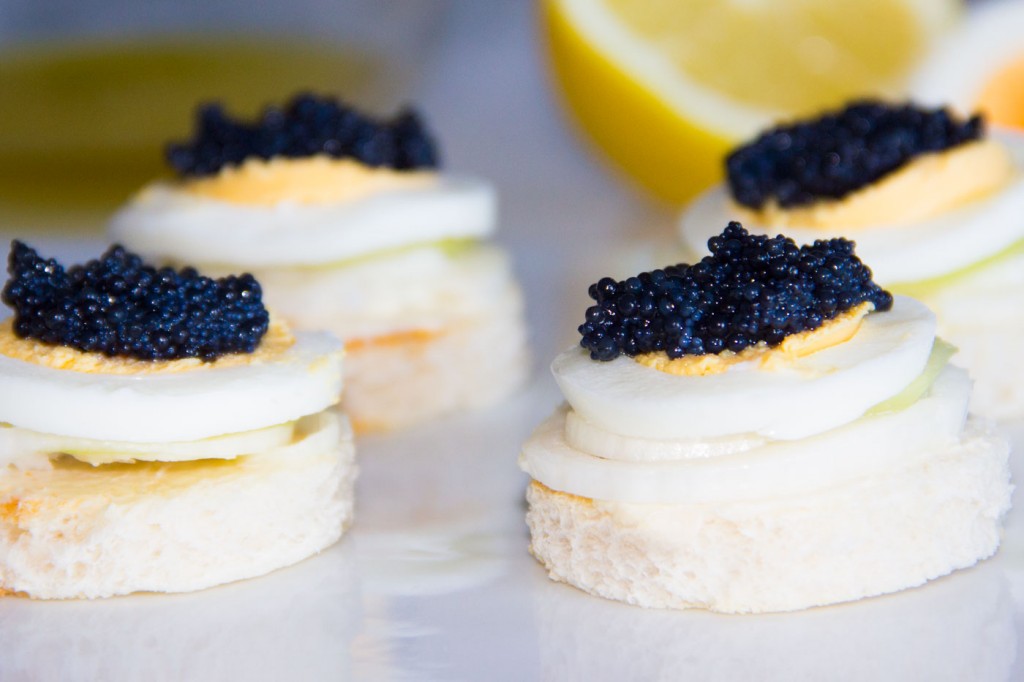 031-canape-caviar-y-pepino-P1