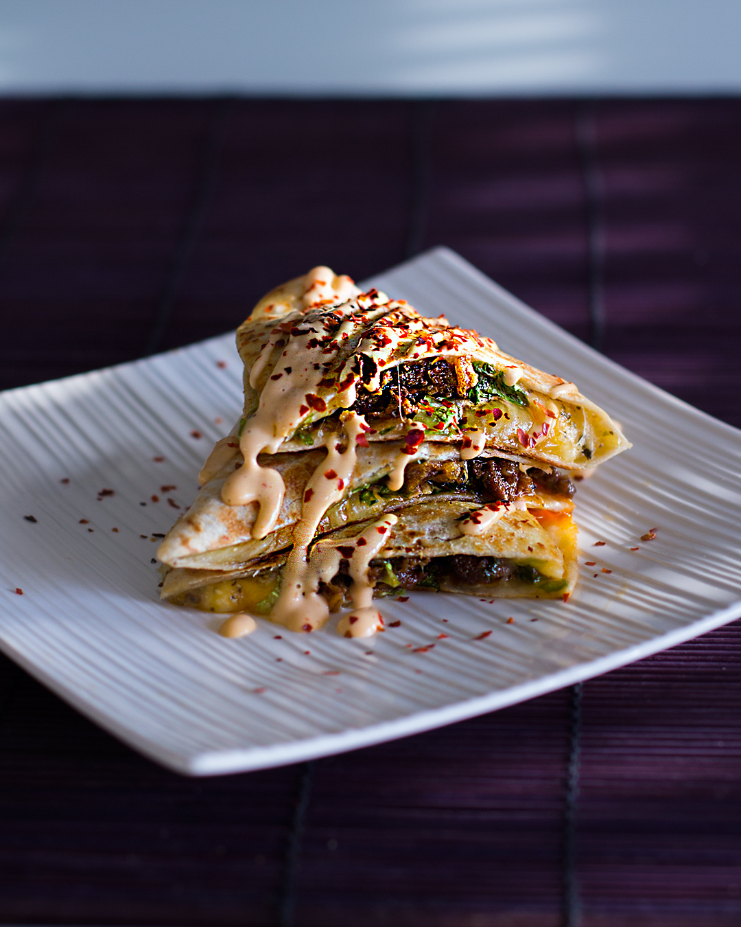 QUESADILLAS DE CARNE PICADA CON SALSA MAYONESA PICANTE Comando Cocina